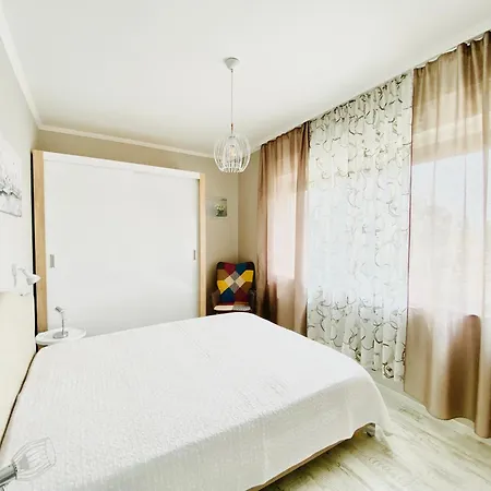 In Complex Panorama تشيرنوموريتس