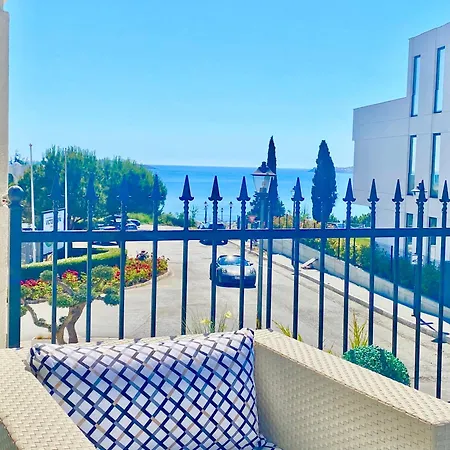 شقة In Complex Panorama