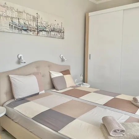 Apartment In Complex Panorama